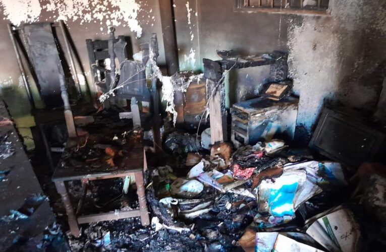 Villa de la Quebrada: Se incendió una vivienda familiar y piden donaciones