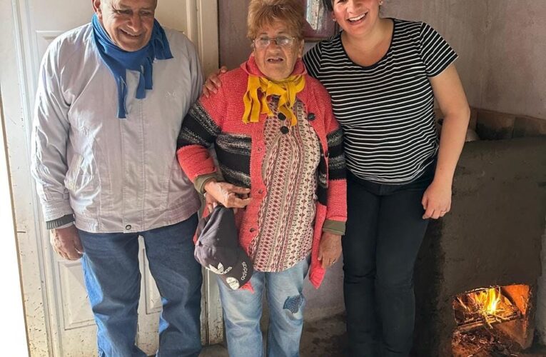 Villa de la Quebrada: Construyen estufas a leña para familias que no cuentan con acceso a una calefacción adecuada y segura