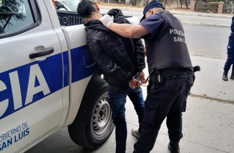 Villa de Merlo: demoraron a un sujeto que intentó sustraer bebidas alcohólicas de un supermercado