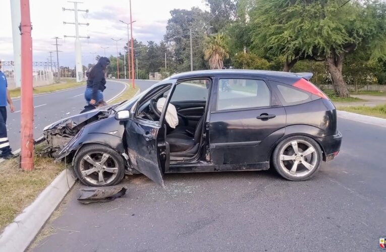 Villa Mercedes: una mujer que iba de acompañante en un auto fue hospitalizada tras un accidente de tránsito; el conductor dio positivo en el alcotest