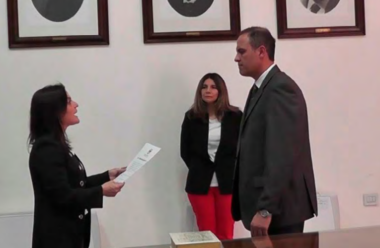 Un fiscal adjunto denunciado por violencia de género atiende casos en la Fiscalía de Género