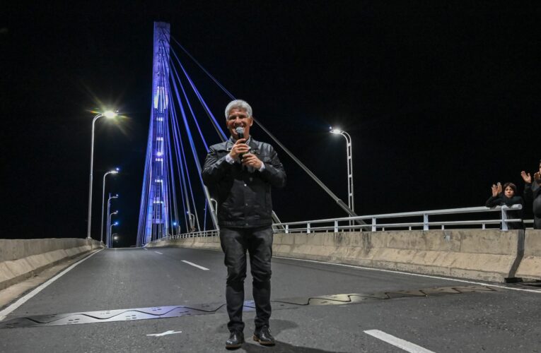 Villa Mercedes: Renovaron el sistema lumínico del Puente Mñor. Miranda durante los actos del nuevo aniversario de la ciudad