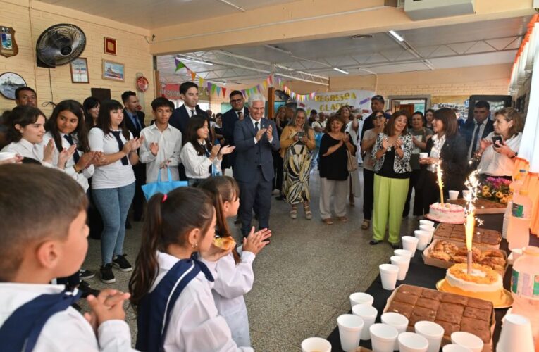 El gobernador Claudio Poggi inauguró el ciclo lectivo 2025 en el paraje El Tala
