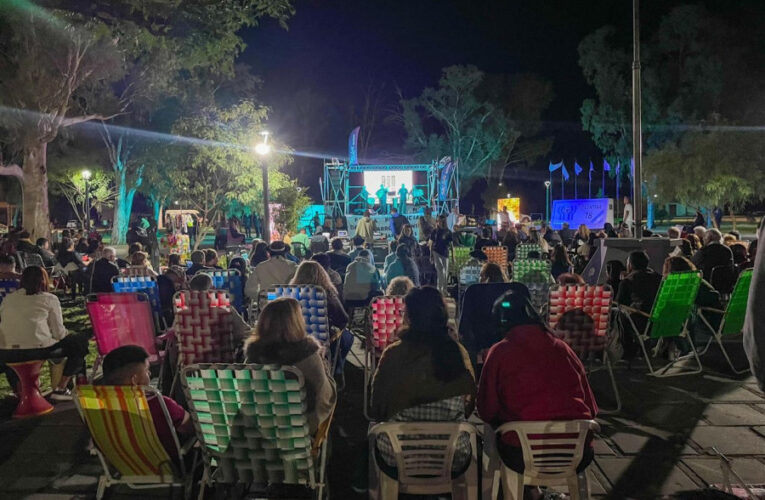Los Manantiales: Con música, baile e importantes sorteos invitan a vecinos y visitantes al XXIII Festival del Algarrobo Puntano