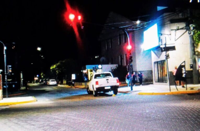 San Luis: Un adolescente y una joven fueron hospitalizados tras un choque entre una moto y una camioneta