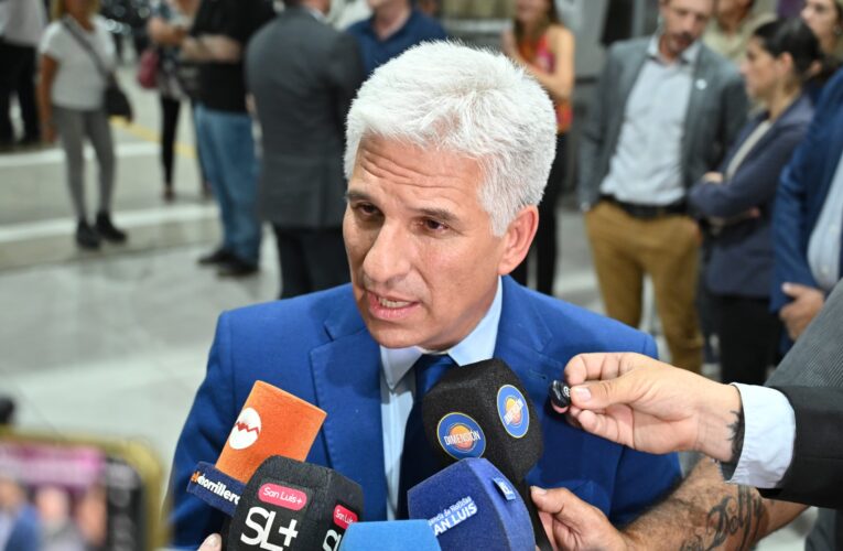 Poggi sobre los caso de estudiantes con gastroenteritis: “Nos ocupamos del tema, estamos investigando. Esto se va a corregir”