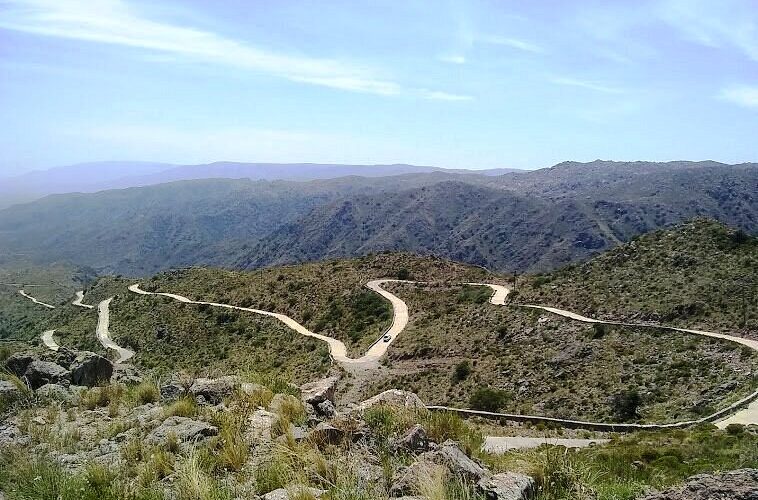 Nogolí-Río Grande: Maravillosos paisajes para descubrir por un camino entre las sierras hacia las nubes
