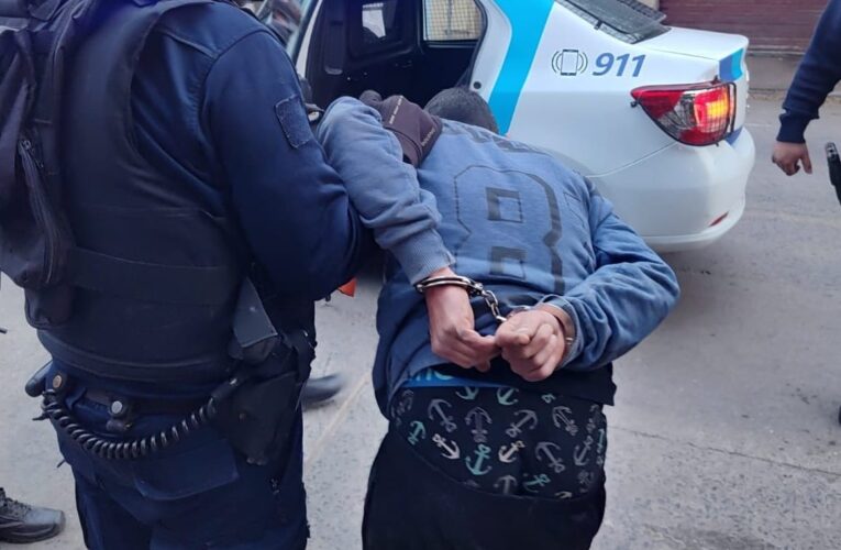 Villa Mercedes: tras una persecución, la Policía demoró a dos sujetos que cometieron un asalto a mano armada en un comercio