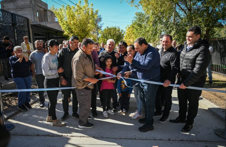 El Gobernador acompañó al intendente de Juana Koslay en la inauguración de una obra