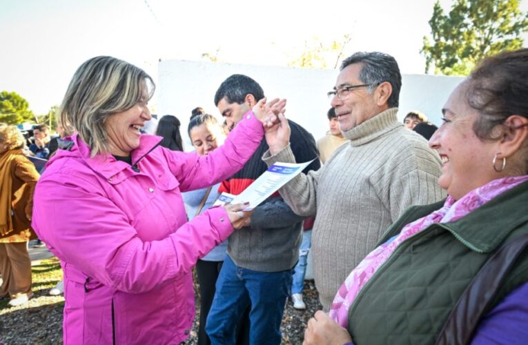 Mabel Leyes vuelve con una propuesta de progreso: trabajo, viviendas y servicios para “devolverle brillo” a La Calera