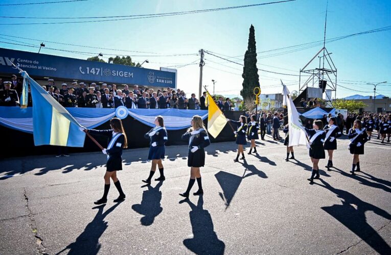San Luis rindió homenaje a la Patria con un multitudinario desfile