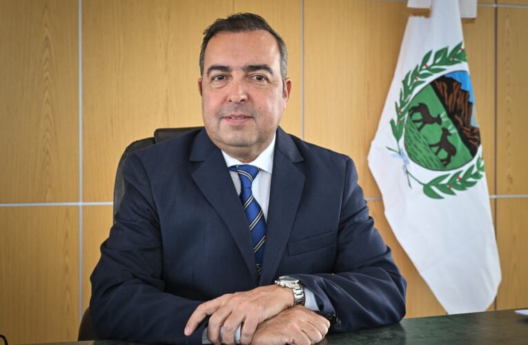 Renunció el ministro Alfonso Vergés