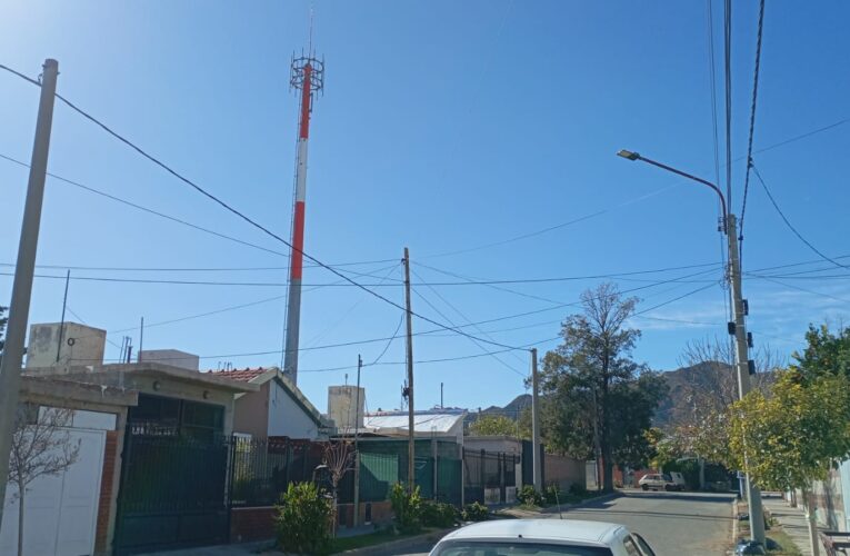 El Defensor del Pueblo de San Luis recomienda suspender instalación de antena en el Barrio Cerro de la Cruz por graves irregularidades