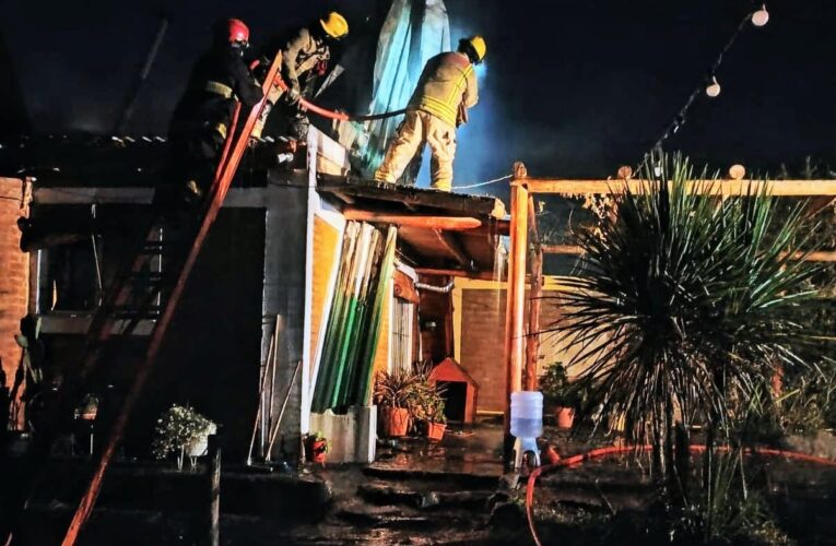 Se incendió una vivienda en El Volcán