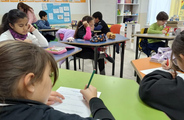 Tras el receso invernal, los estudiantes retornan a las aulas este lunes