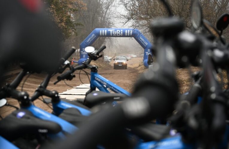 En Los Puquios comenzó la entrega de bicis en las escuelas rurales