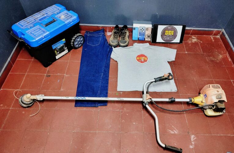 la Policía realizó nuevos allanamientos por un hurto en Easy y secuestró distintos elementos