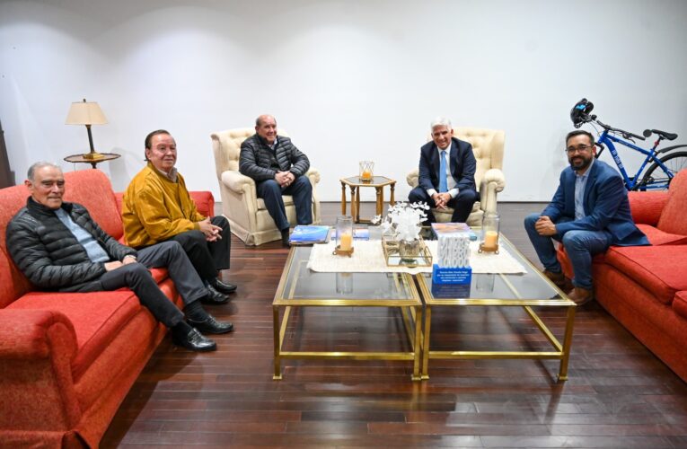 ‘Los Cantores del Manantial’ mantuvieron un encuentro con el Gobernador