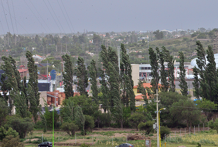 En El Amago, el viento alcanzó los 90 km/h y continúa el alerta meteorológico