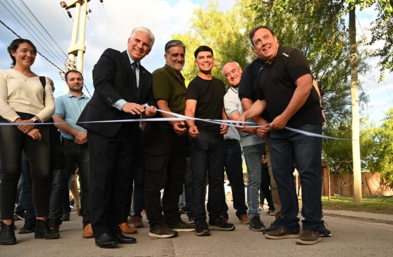 Poggi acompañó a ‘Toti’ Videla en la inauguración de una obra de pavimentación en Las Chacras