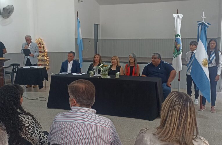 La intendente de Los Manantiales renovó su juramento y abrió su segundo mandato con un mensaje de unidad y compromiso