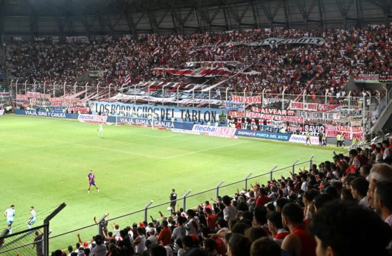 El Estadio Único La Pedrera vibró con el encuentro entre River y Ciudad Bolivar