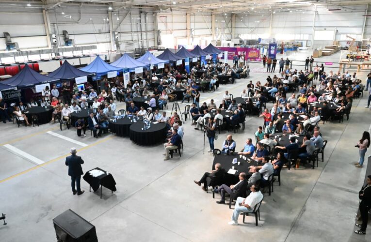 Con más de 200 productores, conformaron la Mesa Sectorial de Ganadería, Agricultura y Agroindustria