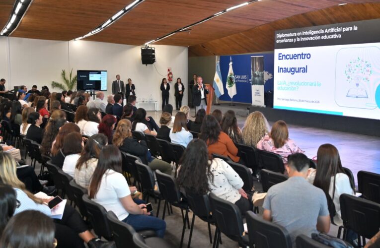 Más de 5.000 docentes y directivos comenzaron la diplomatura en IA