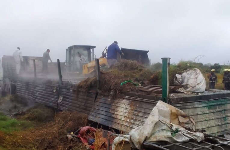 San Luis: sofocaron el incendio de un semirremolque en una planta recicladora