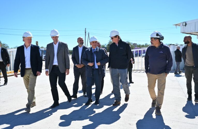 Poggi recorrió el avance de obra de la nueva planta de Dos Anclas
