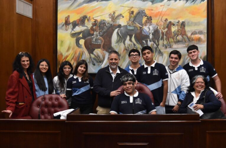 Alumnos de una escuela de Potrero le presentaron su proyecto turístico al Vicegobernador
