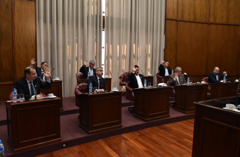 Media sanción a la nueva Ley de Ministerios