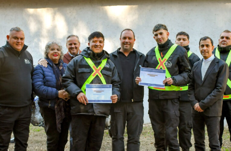 Juana Koslay realiza exámenes prácticos de conducir en la sede de CIPE con personal municipal