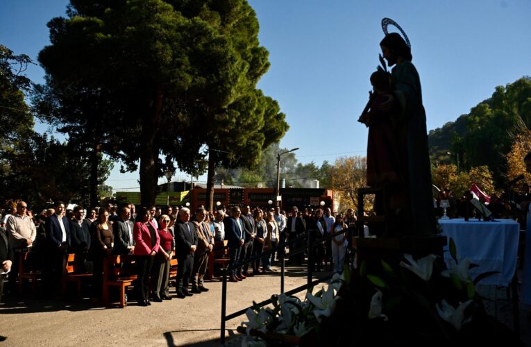 El Gobernador participó de la misa y procesión por el Día del Trabajador en Villa de la Quebrada
