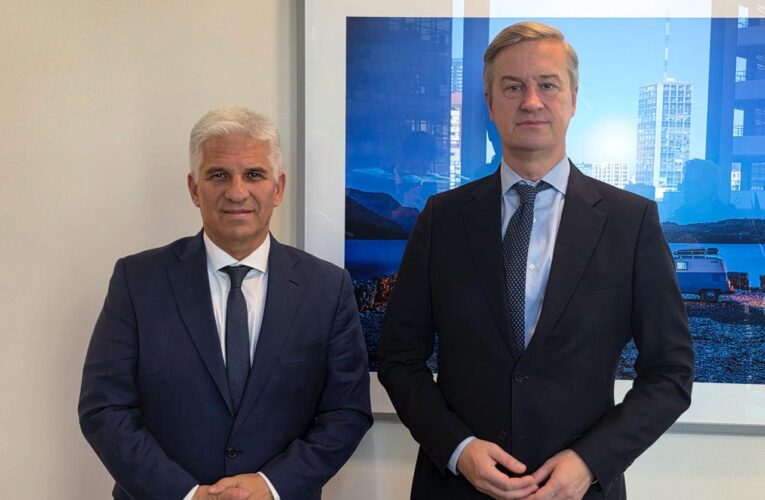 El Gobernador se reunió con el embajador de la Unión Europea en Argentina
