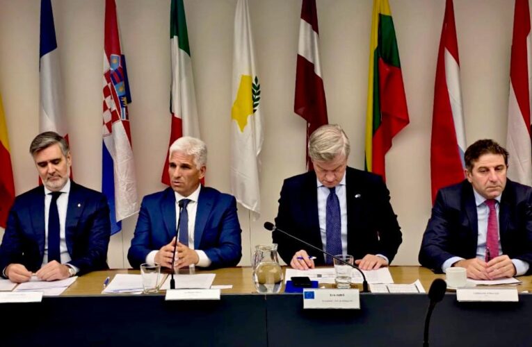 Poggi disertó en el Seminario Federal de Vinculación con la Unión Europea