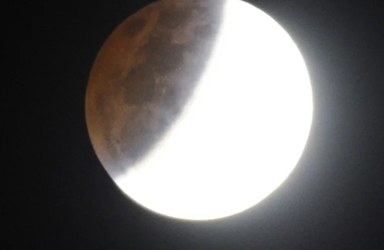 La Luna se teñirá de rojo y San Luis tendrá una noche para contemplar el cielo