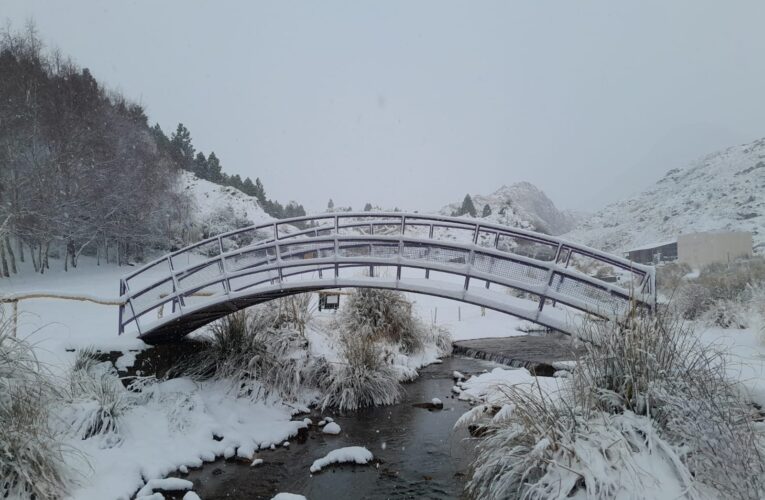 La nieve vuelve a estar en el pronóstico: la REM anticipa agua-nieve y bajas temperaturas para el sábado