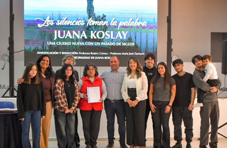 Juana Koslay rindió homenaje y presentó la reedición del libro «Los silencios toman la palabra»