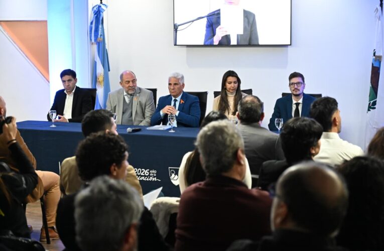 Poggi y la ULP lanzaron una capacitación en Inteligencia Artificial para empleados públicos