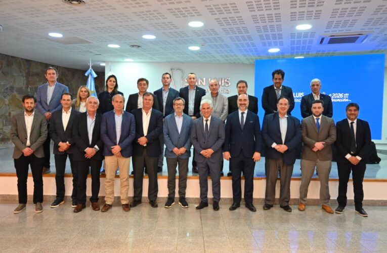 El Gobernador mantuvo una reunión de trabajo con representantes de la Unión Industrial Argentina