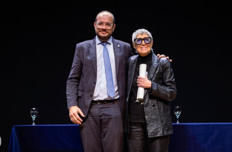 La UNSL le otorgó el Doctorado Honoris Causa a Teresa Parodi