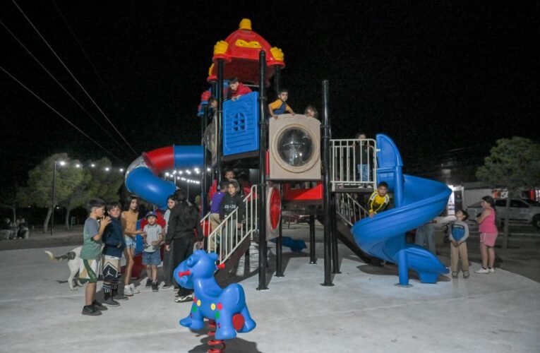 La Calera inauguró mejoras en su plaza central y renovó el pacto de obras públicas con la Provincia